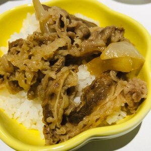 牛肉と玉ねぎだけで　牛丼